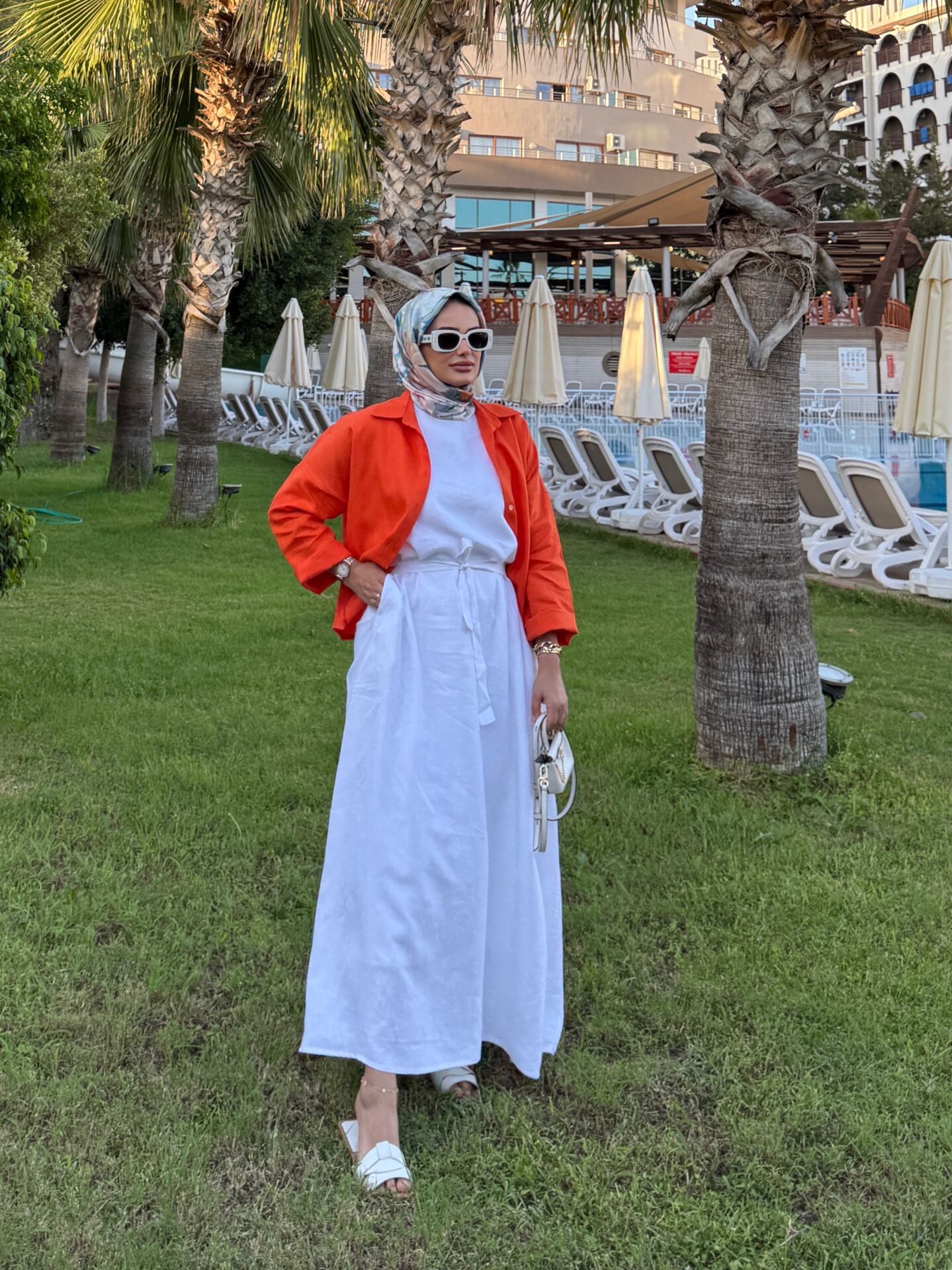 Sıfır Kollu Keten Elbise Beyaz