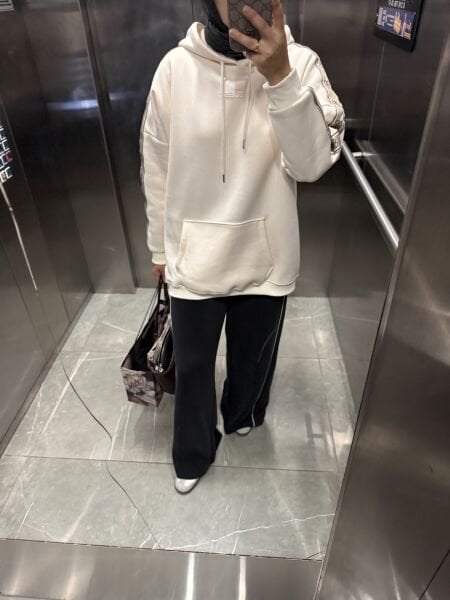 Kenarı Şeritli Sweat