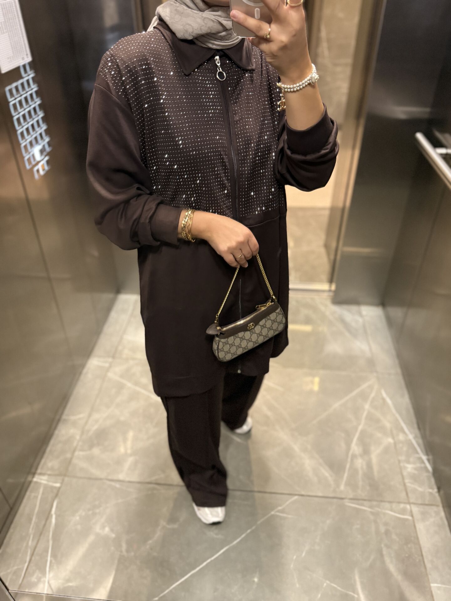 Işıltılı Takım Kahverengi