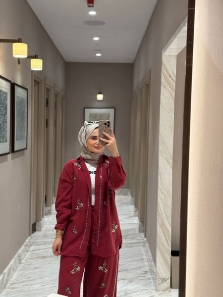 İşlemeli Gömlekli Takım Bordo