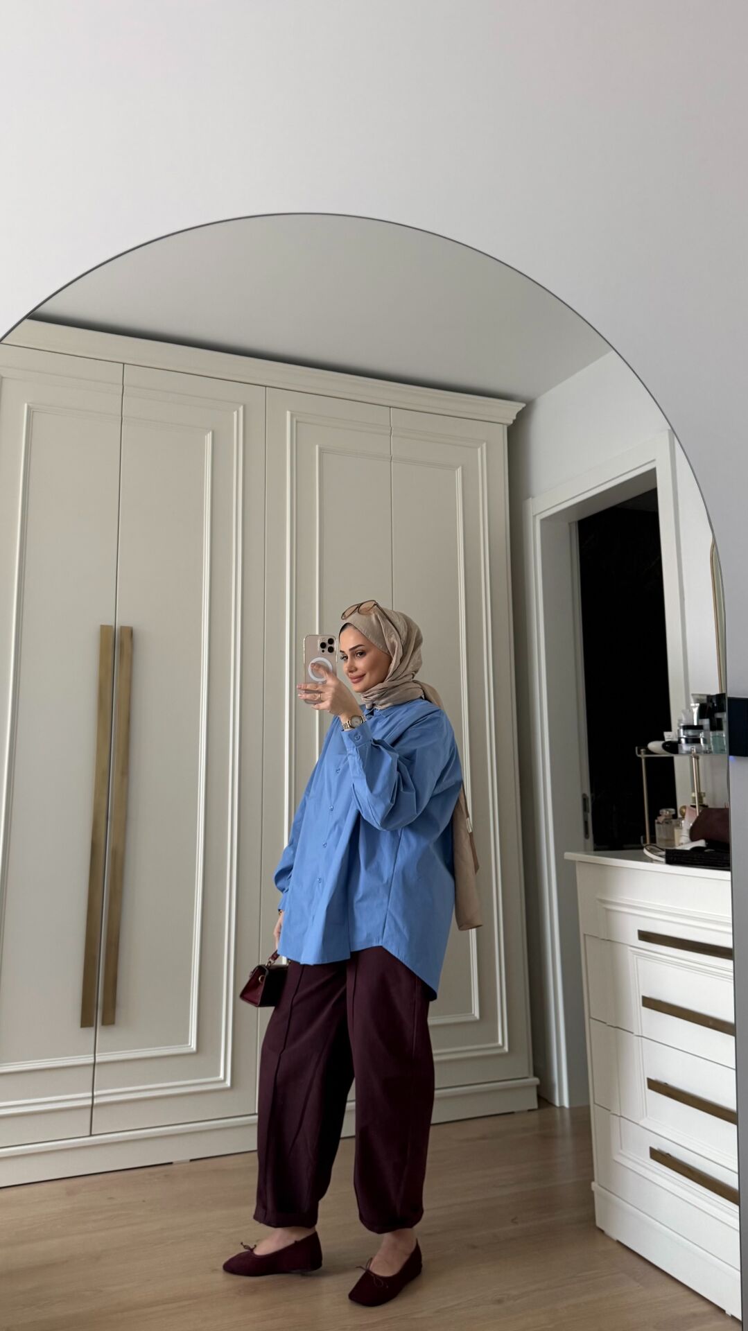 Yırtmaçlı Poplin Gömlek