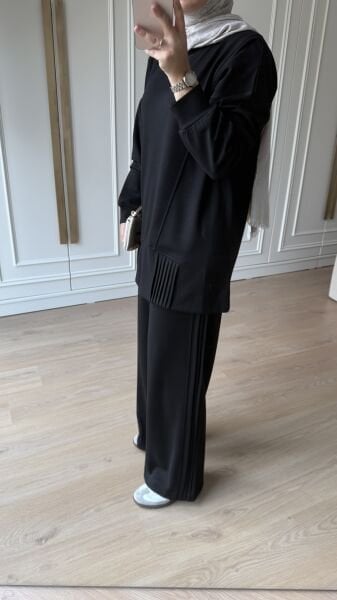 Pilise Detaylı Takım Siyah