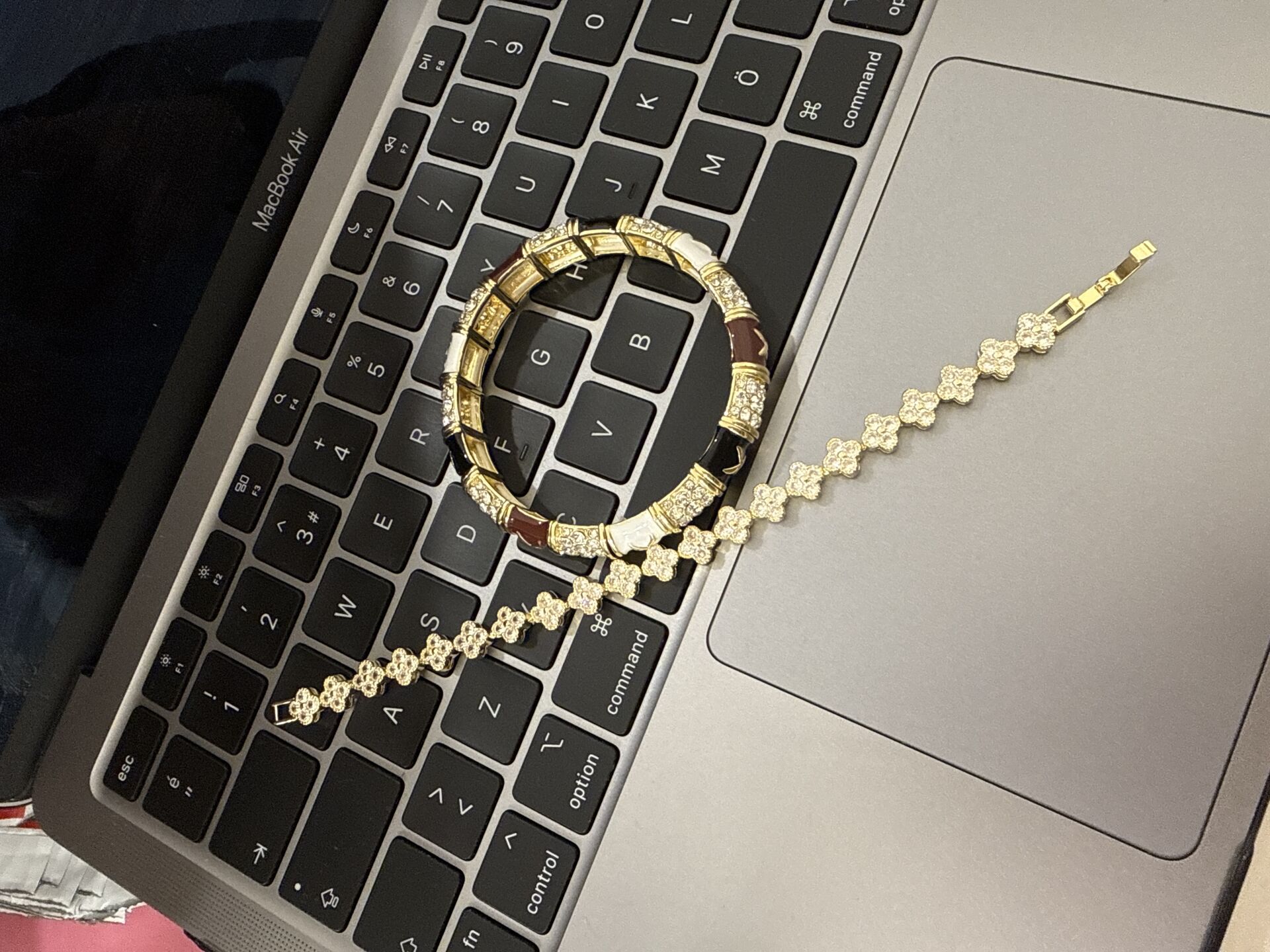 Taşlı Yonca Bileklik