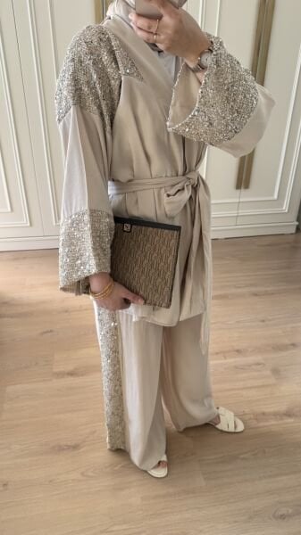 Pul Detaylı Takım Bej