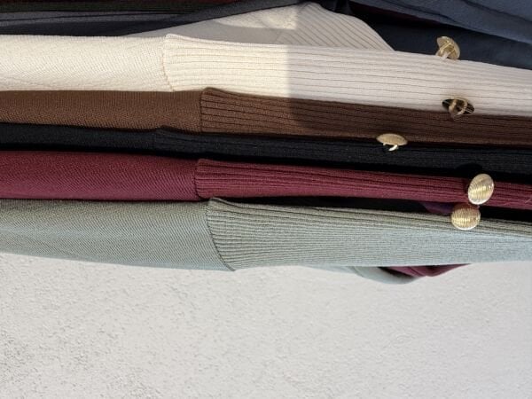 Kolları Düğmeli Kazak