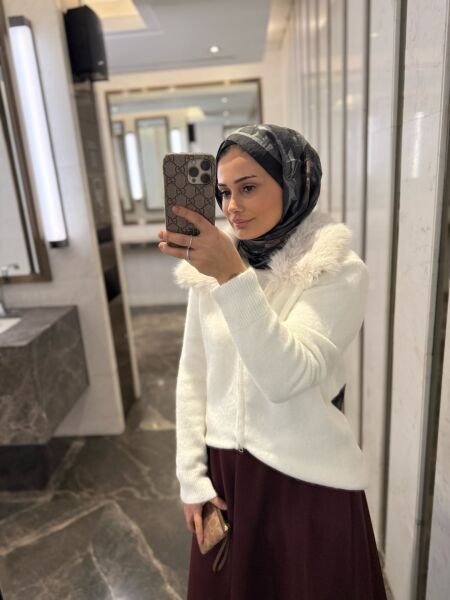 Kürk Yakalı Hırka