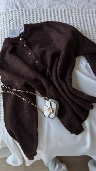 Gold Düğmeli Kazak