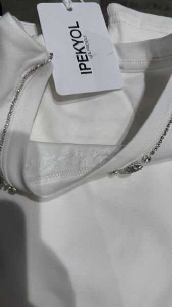 Marka Taşlı Tişört