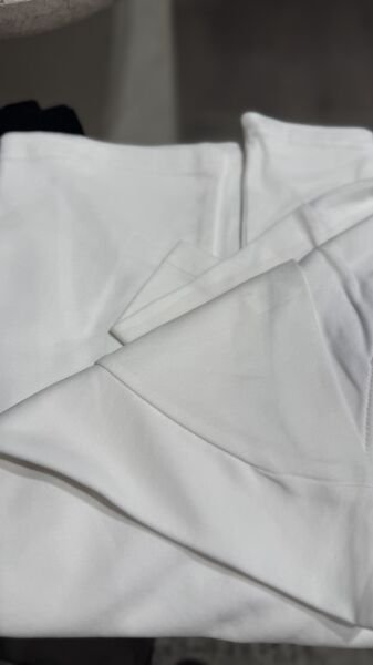 Marka Taşlı Tişört