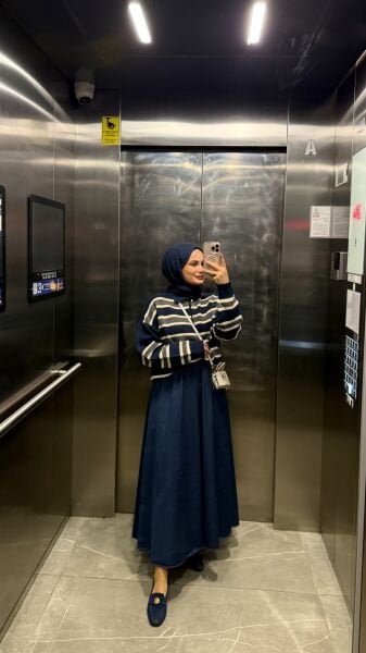 Lacivert Çizgili Kazak