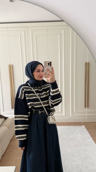 Lacivert Çizgili Kazak