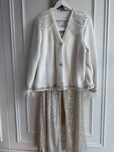 Kolu Tüylü İşlemeli Ceket