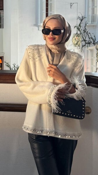 Kolu Tüylü İşlemeli Ceket