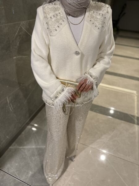 Kolu Tüylü İşlemeli Ceket