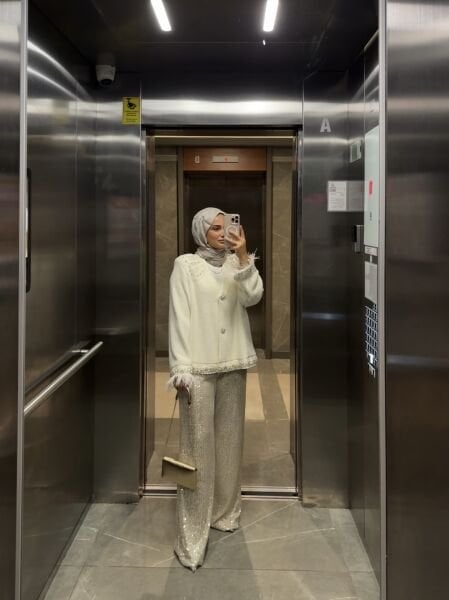 Kolu Tüylü İşlemeli Ceket