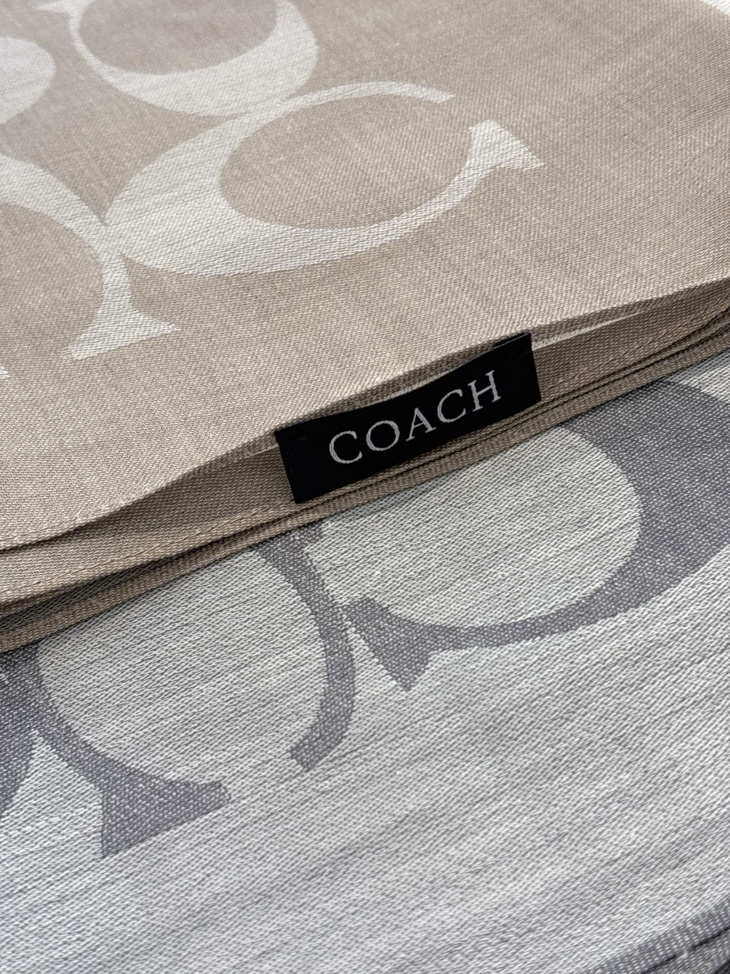 Coach Yün İpek Şal