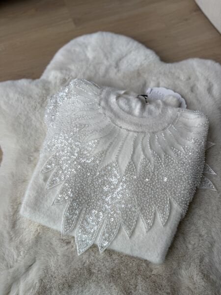 Boncuklu Angora Kazak