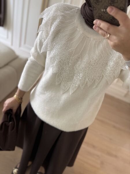 Boncuklu Angora Kazak