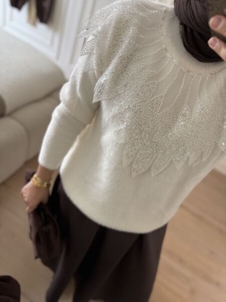 Boncuklu Angora Kazak