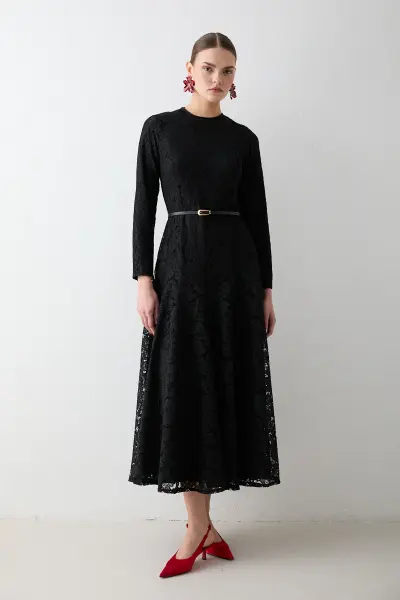 Kemerli Dantel Elbise