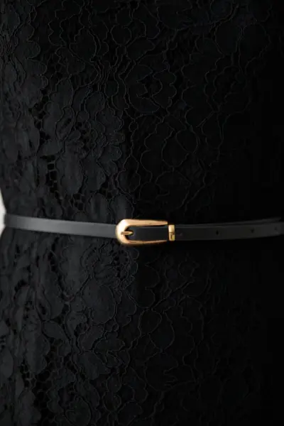 Dantelli Kemerli Elbise